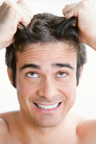 Causas da queda de cabelo: saiba quais são as principais